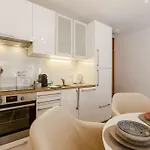 Apartment Garden In Center - Ambra