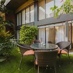 Garden In Center - Ambra
