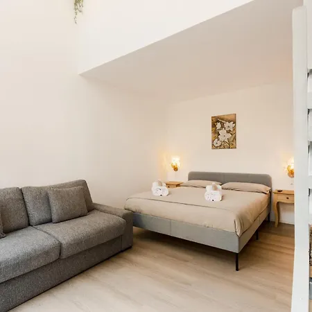 Garden In Center - Ambra Apartment