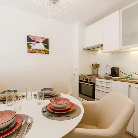 Garden In Center - Ambra Апартаменти *